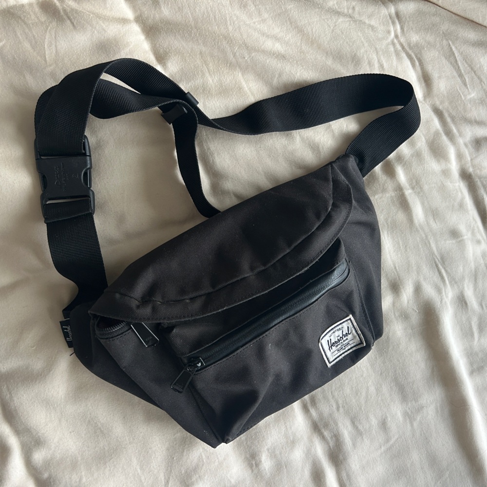 Herschel Supply Company Pop Quiz Hip Pack Travel Bag in Black
